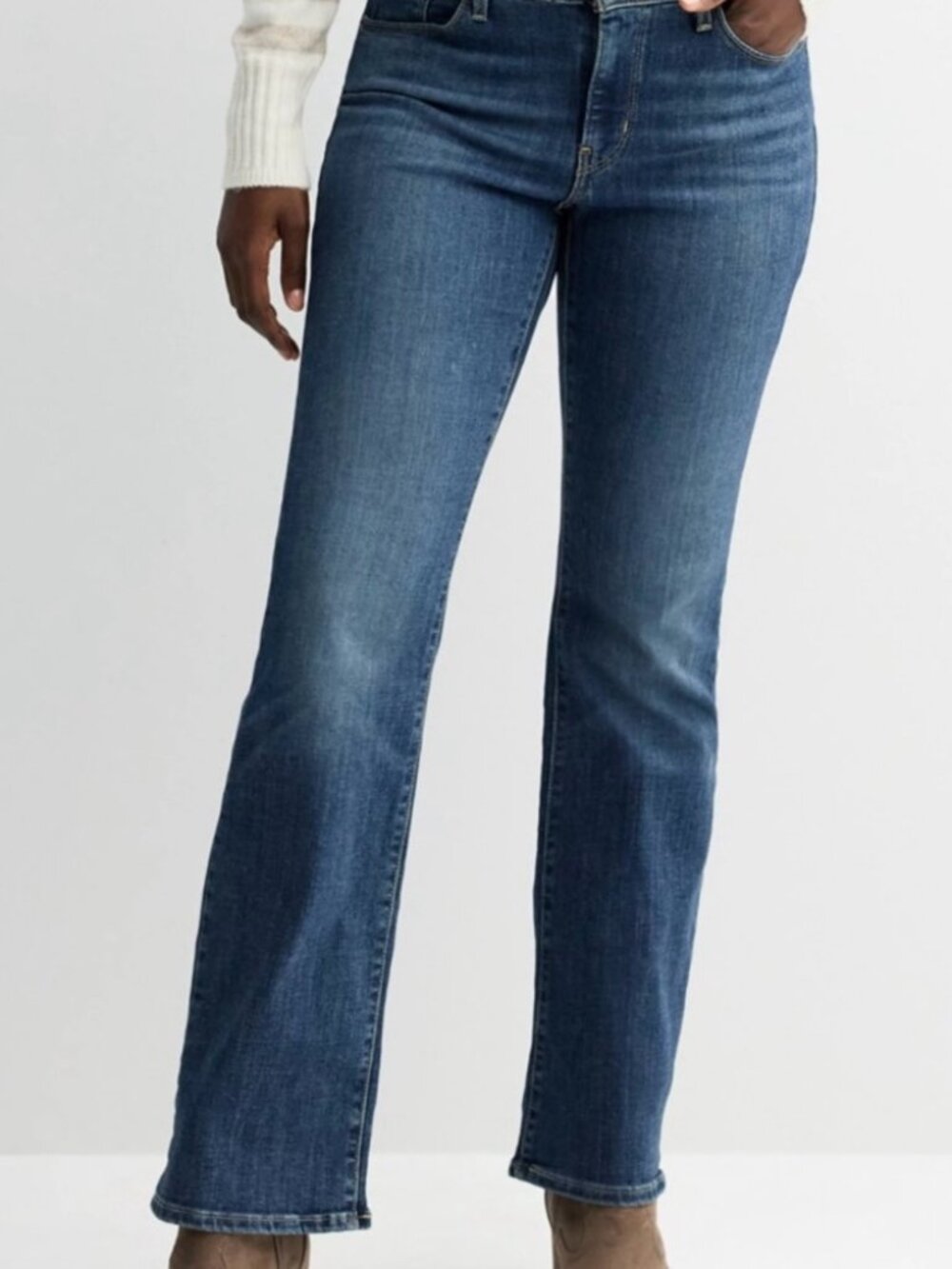 Levi’s 512 Perfectly Slimming Bootcut Jeans. Women’s size 10P Short.